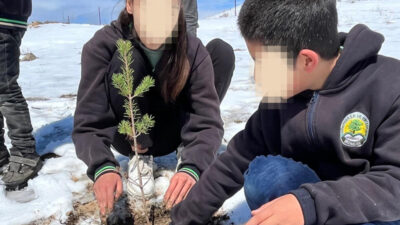 ULUSLARARASI ALEVİ VAKFI’NDAN TERCAN’DA ANLAMLI İKİLİ PROJE: KÜTÜPHANE VE AĞAÇLANDIRMA TAMAMLANDI